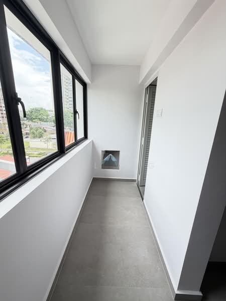 139 Bedok North Avenue 3, 139 Bedok North Avenue 3, 1 Bedroom, 400 sqft, HDB Flat For Rent, by Kal Ong, 500225211 - Balcony - PropertyGuru.com.sg