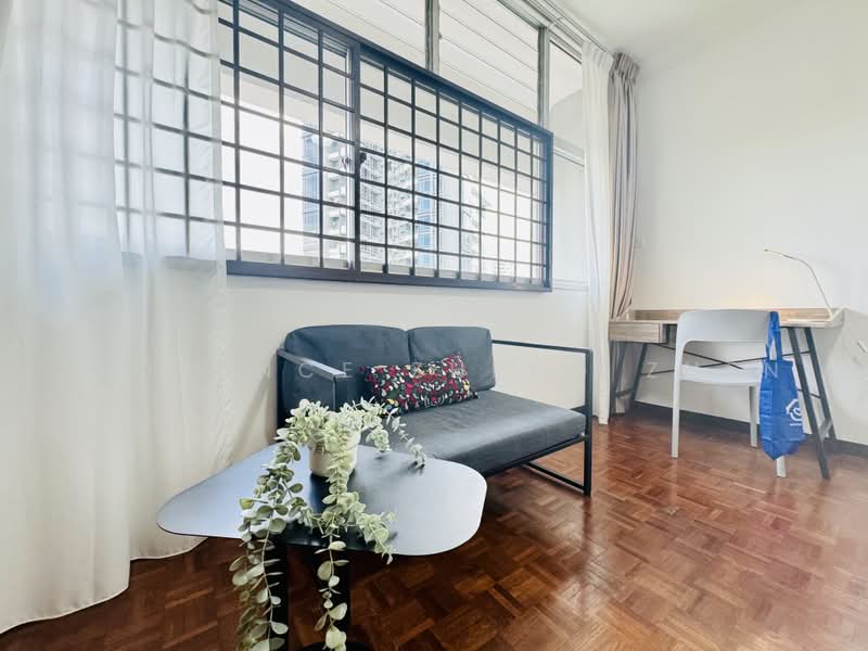 Ridgewood Condominium, 1 Ridgewood Close, Room Rental, 250 sqft, Condominium For Rent, by Florence Zheng Zhen, 500225221 - R1 Master King - PropertyGuru.com.sg