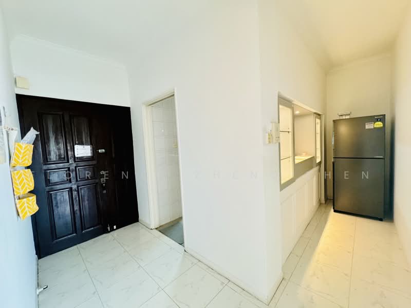 Ridgewood Condominium, 1 Ridgewood Close, Room Rental, 250 sqft, Condominium For Rent, by Florence Zheng Zhen, 500225221 - Entrance - PropertyGuru.com.sg