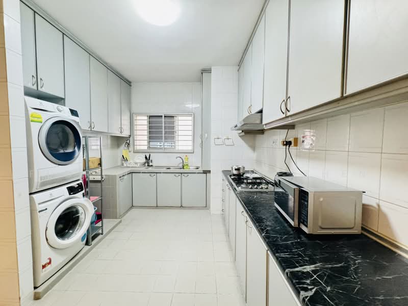 Ridgewood Condominium, 1 Ridgewood Close, Room Rental, 250 sqft, Condominium For Rent, by Florence Zheng Zhen, 500225221 - Kitchen - PropertyGuru.com.sg