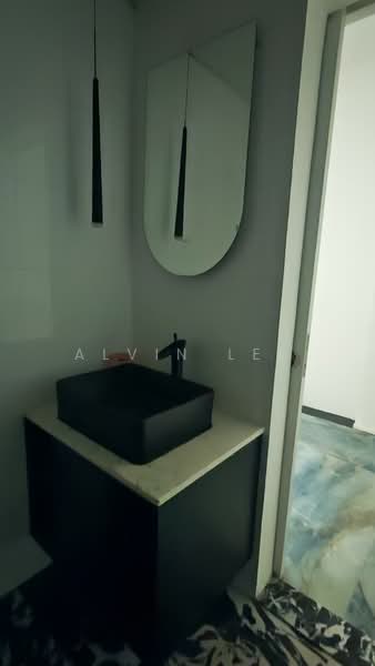 Oxley BizHub, 61 Ubi Road 1, Eunos / Geylang / Paya Lebar, 2,690 sqft, Light Industrial (B1) For Sale, by Alvin Lee, 500225223 - Bathroom - CommercialGuru.com.sg