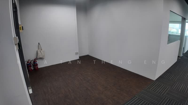 Wcega Tower, 21 Bukit Batok Crescent, 1,088 sqft, Light Industrial (B1) For Rent, by Nora Tan Theng Eng, 500225226 - Interior - CommercialGuru.com.sg