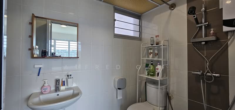 473B Upper Serangoon Crescent, 473B Upper Serangoon Crescent, Hougang / Punggol / Sengkang, 2 Bedrooms, 732 sqft, HDB Flat For Sale, by Alfred Goh, 500225254 - Bathroom - PropertyGuru.com.sg