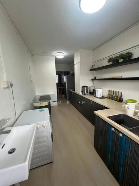 403 Yishun Avenue 6, 403 Yishun Avenue 6, 3 Bedrooms, 904 sqft, HDB Flat For Sale, by JESLYN LIM, 500225282 - Kitchen - PropertyGuru.com.sg