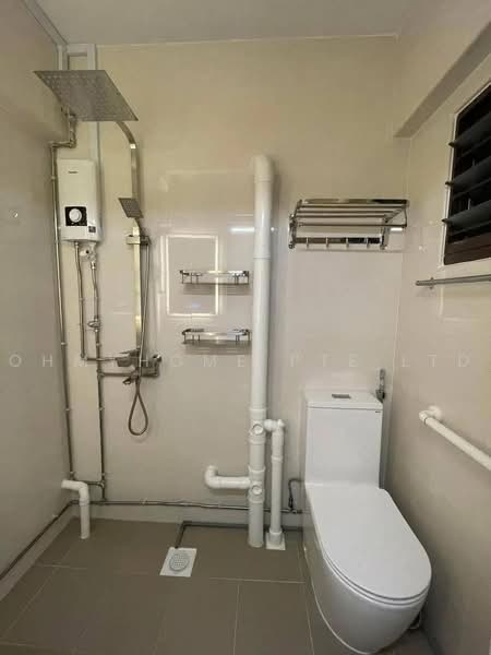 403 Yishun Avenue 6, 403 Yishun Avenue 6, 3 Bedrooms, 904 sqft, HDB Flat For Sale, by JESLYN LIM, 500225282 - Bathroom - PropertyGuru.com.sg