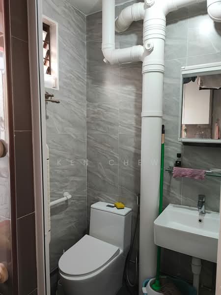 748 Jurong West Street 73, 748 Jurong West Street 73, Room Rental, 130 sqft, HDB Flat For Rent, by Ken Chew, 500225285 - Bathroom - PropertyGuru.com.sg