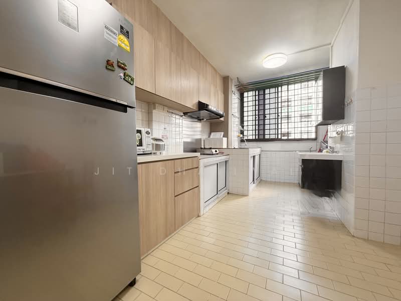 105 Serangoon North Avenue 1, 105 Serangoon North Avenue 1, Room Rental, 100 sqft, HDB Flat For Rent, by Jit Dhaliwal, 500225286 - Kitchen - PropertyGuru.com.sg