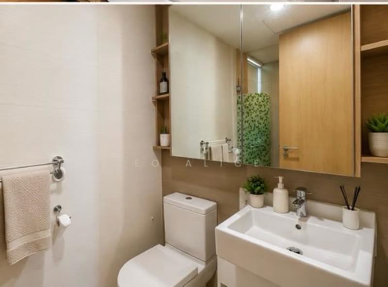 Soleil @ Sinaran, 6 Sinaran Drive, 2 Bedrooms, 958 sqft, Condominium For Sale, by Teo Alice, 500225288 - Bathroom - PropertyGuru.com.sg