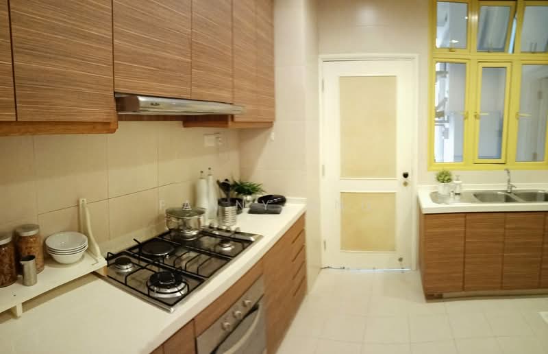 Orange Regency, 101 Fernhill Road, 3 Bedrooms, 2,422 sqft, Apartment For Rent, by Fanny Ong, 500225292 - Kitchen - PropertyGuru.com.sg