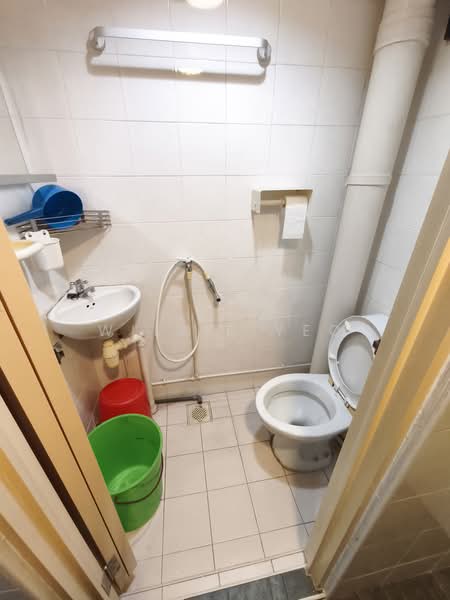 86 Commonwealth Close, 86 Commonwealth Close, 2 Bedrooms, 624 sqft, HDB Flat For Sale, by Willie Yeo, 500225298 - Bathroom - PropertyGuru.com.sg