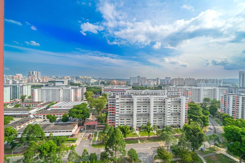 228B Ang Mo Kio Street 23, 228B Ang Mo Kio Street 23, 3 Bedrooms, 1,216 sqft, HDB Flat For Sale, by Ng Shi Xian, 500225300 - Living / Bedrooms View - PropertyGuru.com.sg