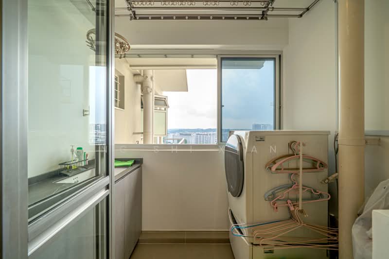228B Ang Mo Kio Street 23, 228B Ang Mo Kio Street 23, 3 Bedrooms, 1,216 sqft, HDB Flat For Sale, by Ng Shi Xian, 500225300 - Service Yard - PropertyGuru.com.sg