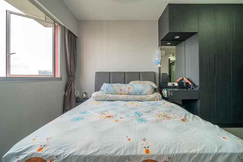 228B Ang Mo Kio Street 23, 228B Ang Mo Kio Street 23, 3 Bedrooms, 1,216 sqft, HDB Flat For Sale, by Ng Shi Xian, 500225300 - Master Bedroom - PropertyGuru.com.sg