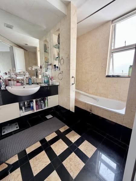 Rio Vista, 10 Upper Serangoon View, Hougang / Punggol / Sengkang, 3 Bedrooms, 1,249 sqft, Condominium For Sale, by Peter Ng, 500225306 - Bathroom - PropertyGuru.com.sg