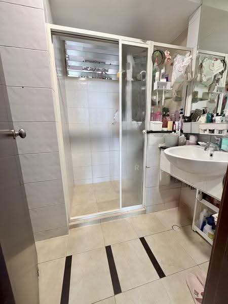 Rio Vista, 10 Upper Serangoon View, Hougang / Punggol / Sengkang, 3 Bedrooms, 1,249 sqft, Condominium For Sale, by Peter Ng, 500225306 - Bathroom - PropertyGuru.com.sg