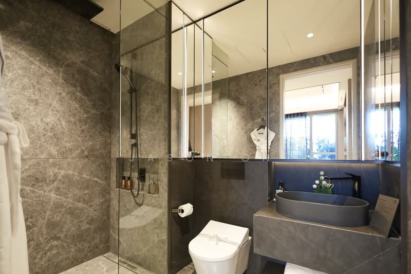 W Residences Marina View - Singapore, 22 Marina View, 2 Bedrooms, 710 sqft, Condominium For Sale, by Jason Oh, 500225307 - Bathroom - PropertyGuru.com.sg