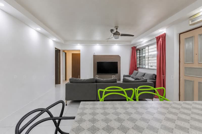 151 Jalan Teck Whye, 151 Jalan Teck Whye, 3 Bedrooms, 1,109 sqft, HDB Flat For Sale, by Gina Tow, 500225308 - Living Room - PropertyGuru.com.sg