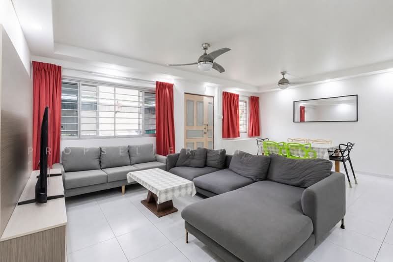151 Jalan Teck Whye, 151 Jalan Teck Whye, 3 Bedrooms, 1,109 sqft, HDB Flat For Sale, by Gina Tow, 500225308 - Living Room - PropertyGuru.com.sg