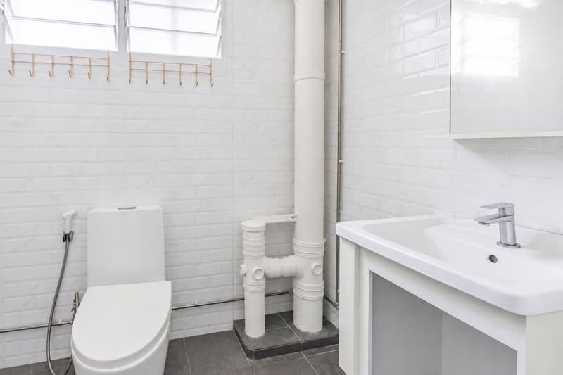 151 Jalan Teck Whye, 151 Jalan Teck Whye, 3 Bedrooms, 1,109 sqft, HDB Flat For Sale, by Gina Tow, 500225308 - Bathroom - PropertyGuru.com.sg