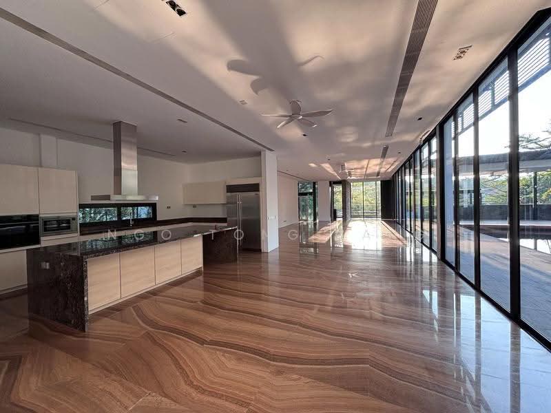 Elegant Modern GCB at Swettenham Road, SWETTENHAM ROAD, Tanglin / Holland / Bukit Timah, 6 Bedrooms, 10,000 sqft, Good Class Bungalow For Rent, by Ngo Tong Hang, 500225311 - Kitchen - PropertyGuru.com.sg