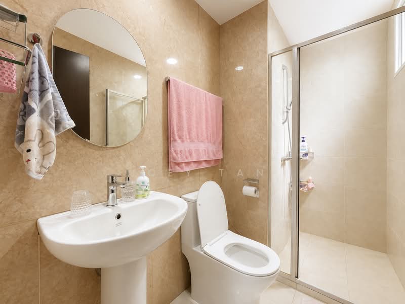 Casablanca, 27 Rosewood Drive, 3 Bedrooms, 1,119 sqft, Condominium For Sale, by Joey Tan, 500225326 - Bathroom - PropertyGuru.com.sg