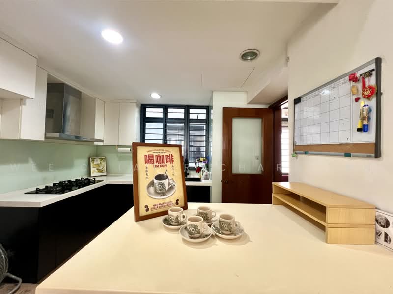 Regentville, 2 Hougang Street 92, 3 Bedrooms, 1,152 sqft, Condominium For Sale, by Wee Chiat Rechard Tan, 500225335 - Kitchen - PropertyGuru.com.sg