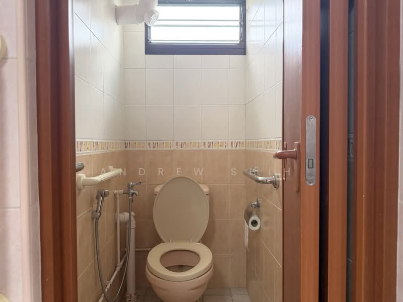 2 Jalan Bukit Merah, 2 Jalan Bukit Merah, 2 Bedrooms, 786 sqft, HDB Flat For Sale, by Andrew Shih, 500225353 - Bathroom - PropertyGuru.com.sg