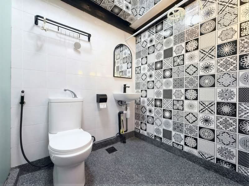 301C Anchorvale Drive, 301C Anchorvale Drive, 3 Bedrooms, 1,184 sqft, HDB Flat For Sale, by Nazri Baobed, 500225356 - Bathroom - PropertyGuru.com.sg