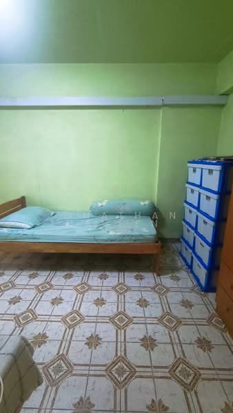 328 Hougang Avenue 5, 328 Hougang Avenue 5, 2 Bedrooms, 720 sqft, HDB Flat For Sale, by Jonathan Naveen, 500225361 - Bedroom - PropertyGuru.com.sg