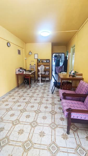 328 Hougang Avenue 5, 328 Hougang Avenue 5, 2 Bedrooms, 720 sqft, HDB Flat For Sale, by Jonathan Naveen, 500225361 - Living Room - PropertyGuru.com.sg