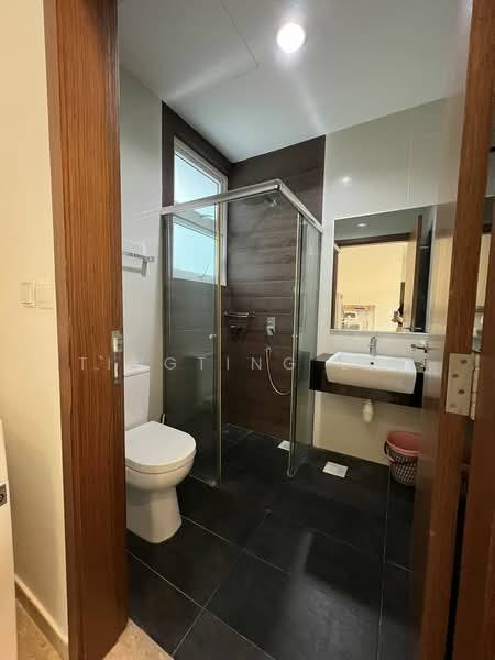 Parc Imperial, 253B Pasir Panjang Road, 1 Bedroom, 420 sqft, Condominium For Rent, by Tingting Liu, 500225368 - Bathroom - PropertyGuru.com.sg