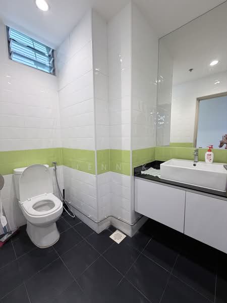 Wcega Tower, 21 Bukit Batok Crescent, Dairy Farm / Bukit Panjang / Choa Chu Kang, 1,916 sqft, Light Industrial (B1) For Rent, by Jenn K, 500225374 - Bathroom - CommercialGuru.com.sg