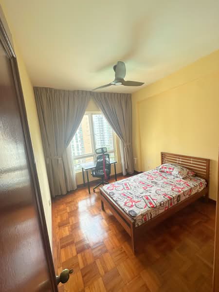 The Tropica, 53 Tampines Avenue 1, 3 Bedrooms, 1,236 sqft, Condominium For Rent, by Priti Khatwani, 500225378 - Bedroom - PropertyGuru.com.sg