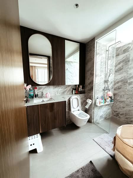 Clavon, 8 Clementi Avenue 1, 4 Bedrooms, 1,281 sqft, Condominium For Sale, by Dennis Lim, 500225383 - Bathroom - PropertyGuru.com.sg