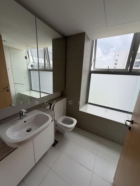 The Estuary @ Yishun, 1 Yishun Avenue 1, 3 Bedrooms, 1,302 sqft, Condominium For Rent, by Vince Chionh, 500225384 - Master Bathroom - PropertyGuru.com.sg