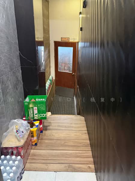 For Rent Geylang Road Level 1 Ground Floor F&B Restaurant Unit, 582 Geylang Road, 1,268 sqft, Food & Beverage For Rent, by Mark Yeo (杨复中), 500225388 - Corridor and Back Door - CommercialGuru.com.sg