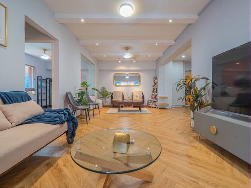 842H Tampines Street 82, 842H Tampines Street 82, 3 Bedrooms, 1,367 sqft, HDB Flat For Sale, by Didi Didi Z, 500225415 - Living Room - PropertyGuru.com.sg