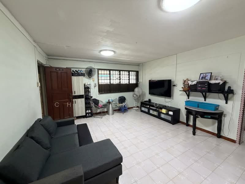 251 Jurong East Street 24, 251 Jurong East Street 24, Boon Lay / Jurong / Tuas, 3 Bedrooms, 969 sqft, HDB Flat For Sale, by Charlene Ong, 500225416 - Living Room - PropertyGuru.com.sg