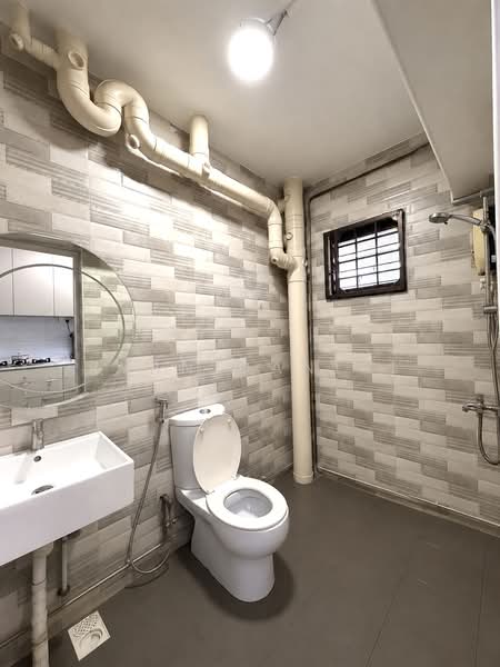 552 Woodlands Drive 44, 552 Woodlands Drive 44, 4 Bedrooms, 1,238 sqft, HDB Flat For Sale, by Ryan Danial, 500225421 - Bathroom - PropertyGuru.com.sg