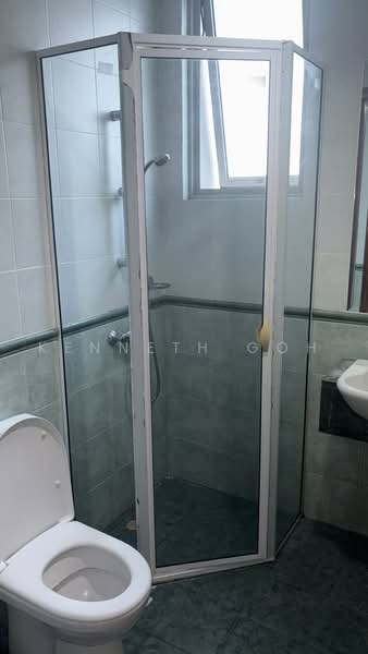 Sunshine Grove, 2 Jalan Labu Merah, 2 Bedrooms, 752 sqft, Apartment For Rent, by Kenneth Goh, 500225429 - Common Bathroom - PropertyGuru.com.sg