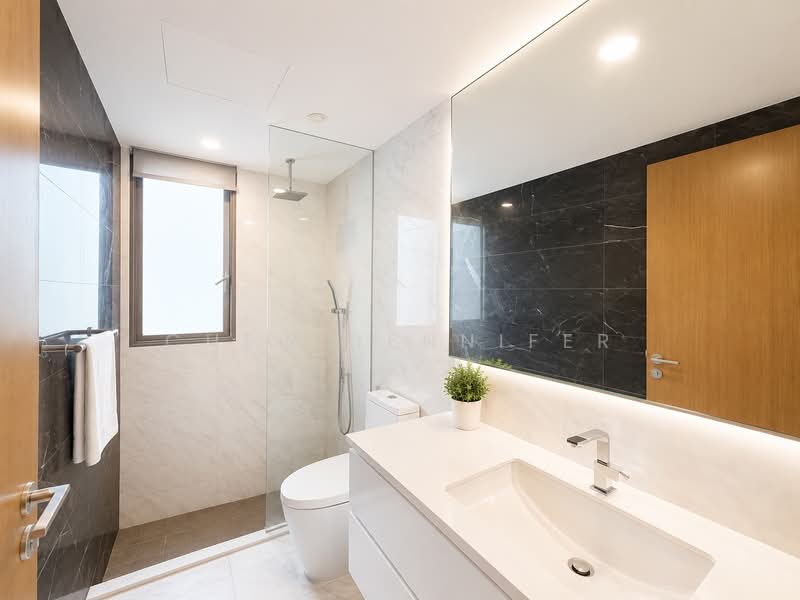 Seastrand, 3 Pasir Ris Link, 2 Bedrooms, 883 sqft, Condominium For Sale, by Chew Jennifer, 500225447 - Bathroom - PropertyGuru.com.sg
