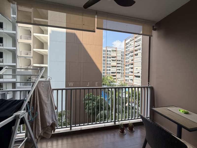 Seastrand, 3 Pasir Ris Link, 2 Bedrooms, 883 sqft, Condominium For Sale, by Chew Jennifer, 500225447 - Balcony - PropertyGuru.com.sg