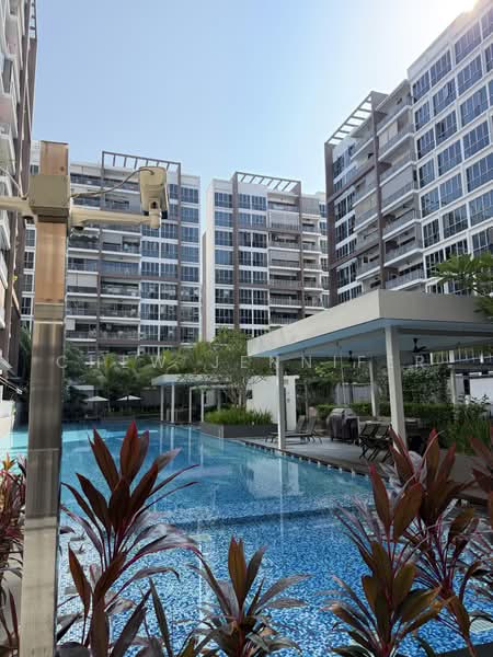 Seastrand, 3 Pasir Ris Link, 2 Bedrooms, 883 sqft, Condominium For Sale, by Chew Jennifer, 500225447 - Pool - PropertyGuru.com.sg