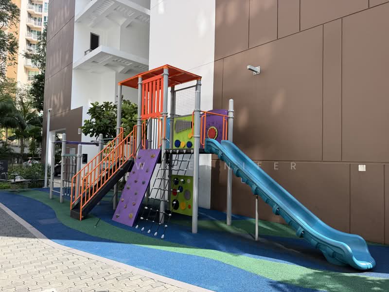 Seastrand, 3 Pasir Ris Link, 2 Bedrooms, 883 sqft, Condominium For Sale, by Chew Jennifer, 500225447 - Exterior - PropertyGuru.com.sg