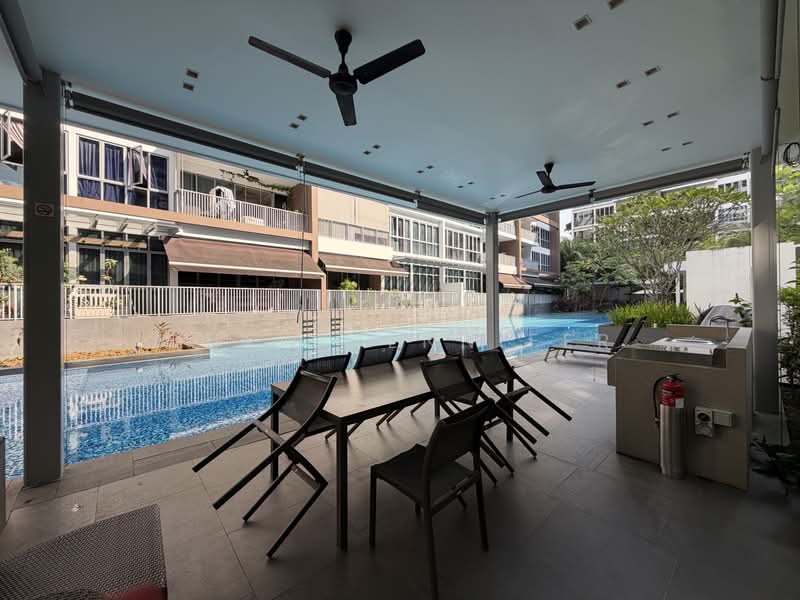 Seastrand, 3 Pasir Ris Link, 2 Bedrooms, 883 sqft, Condominium For Sale, by Chew Jennifer, 500225447 - Exterior - PropertyGuru.com.sg