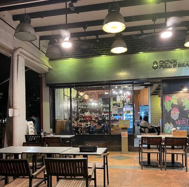 Blk 4 Changi village road, , 1,400 sqft, Food & Beverage For Rent, by Lisa Liu, 500225451 - Exterior - CommercialGuru.com.sg
