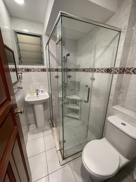 Aspen Heights, 261 River Valley Road, Room Rental, 150 sqft, Condominium For Rent, by Florence Zheng Zhen, 500225456 - Bathroom - PropertyGuru.com.sg