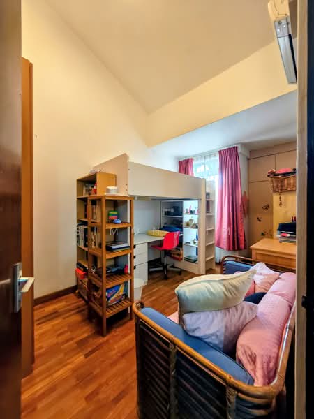 Fernhill Road Terraced House, Fernhill Road, 5 Bedrooms, 3,197 sqft, Terraced House For Sale, by Simon Lim, 500225470 - Bedroom - PropertyGuru.com.sg