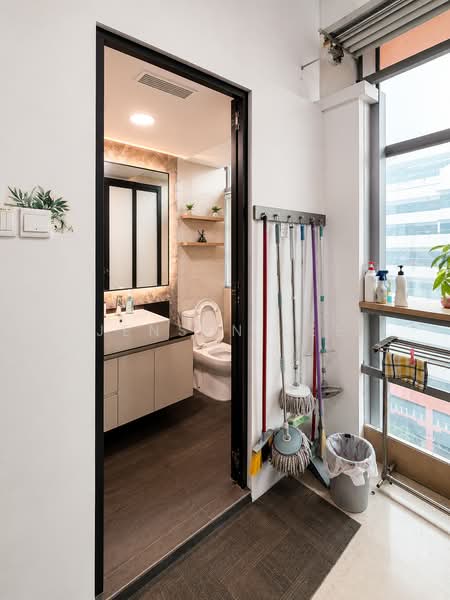 Enterprise Hub, 48 Toh Guan Road East, 4,026 sqft, Factory / Workshop (B2) For Rent, by Jensen Lee, 500225476 - Bathroom - CommercialGuru.com.sg