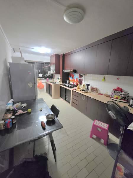252 Hougang Avenue 3, 252 Hougang Avenue 3, 2 Bedrooms, 721 sqft, HDB Flat For Sale, by Ivy Shua, 500225490 - Kitchen - PropertyGuru.com.sg
